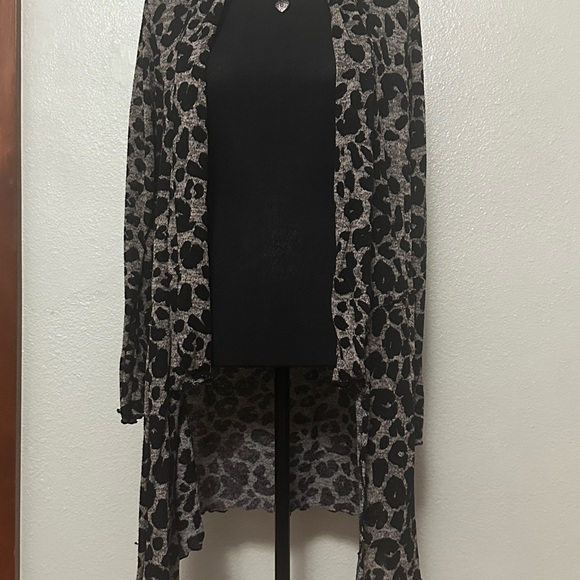 Black & Gray, Maurices, Cheetah Cardigan - Picture 2 of 4